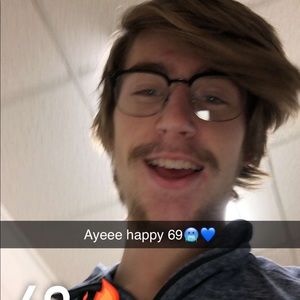 Meet your Posher, Carly